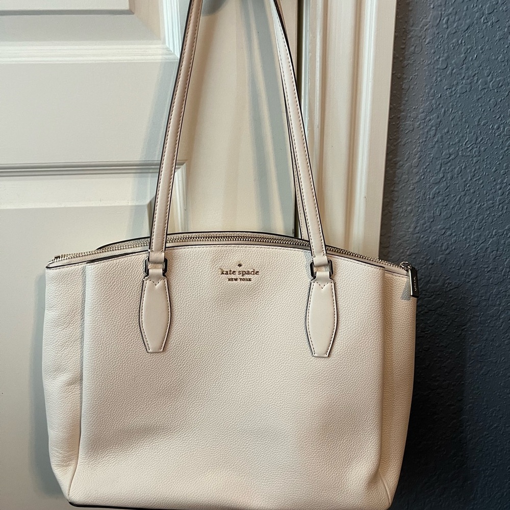 Kate Spade Cream Shoulder Bag with Textured Leather and Zip Closure